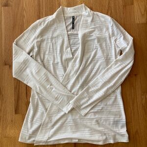 W's Kuhl White Cardigan